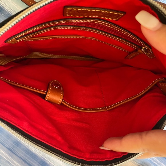 Dooney & Bourke Pebble Grain Crossbody! Ne… - Picture 3 of 3